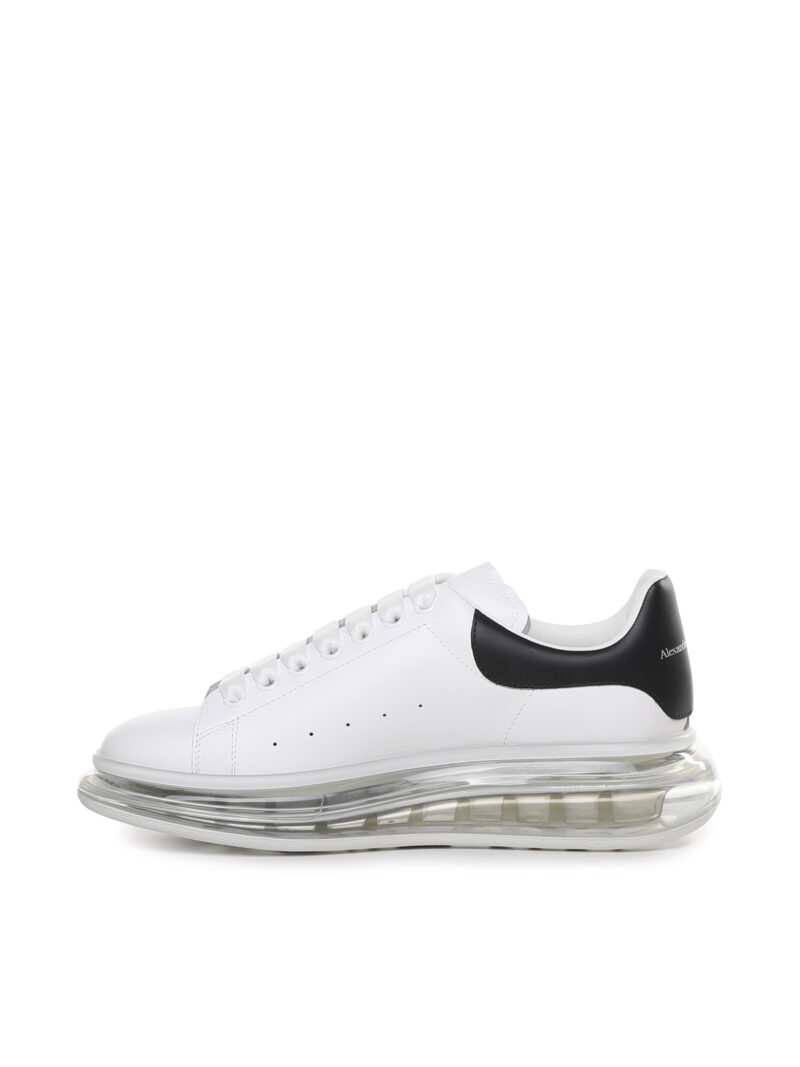ALEXANDER MCQUEEN - SNEAKERS OVERSIZE IN PELLE CON INSERTI A CONTRASTO