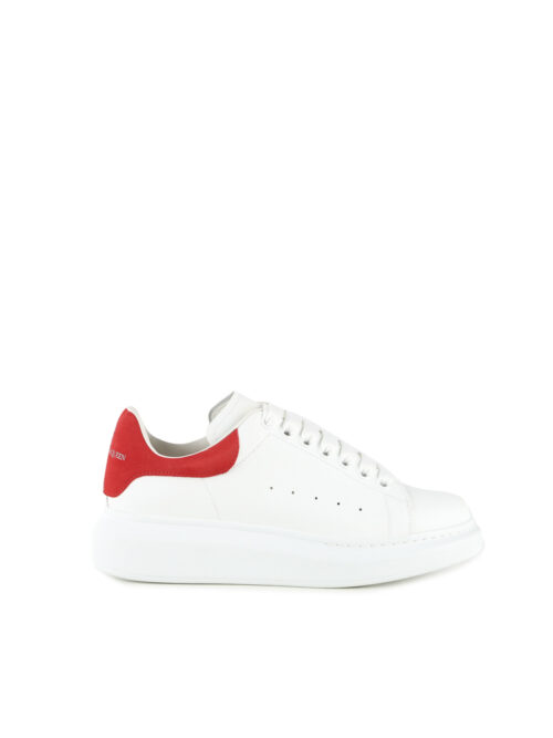 ALEXANDER MCQUEEN - SNEAKERS OVERSIZE IN PELLE CON TALLONCINO A CONTRASTO