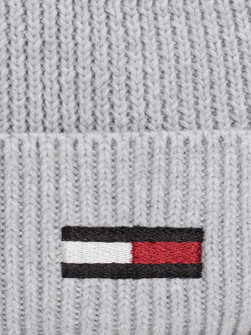TOMMY HILFIGER - Berretto a coste con bandierina allungata