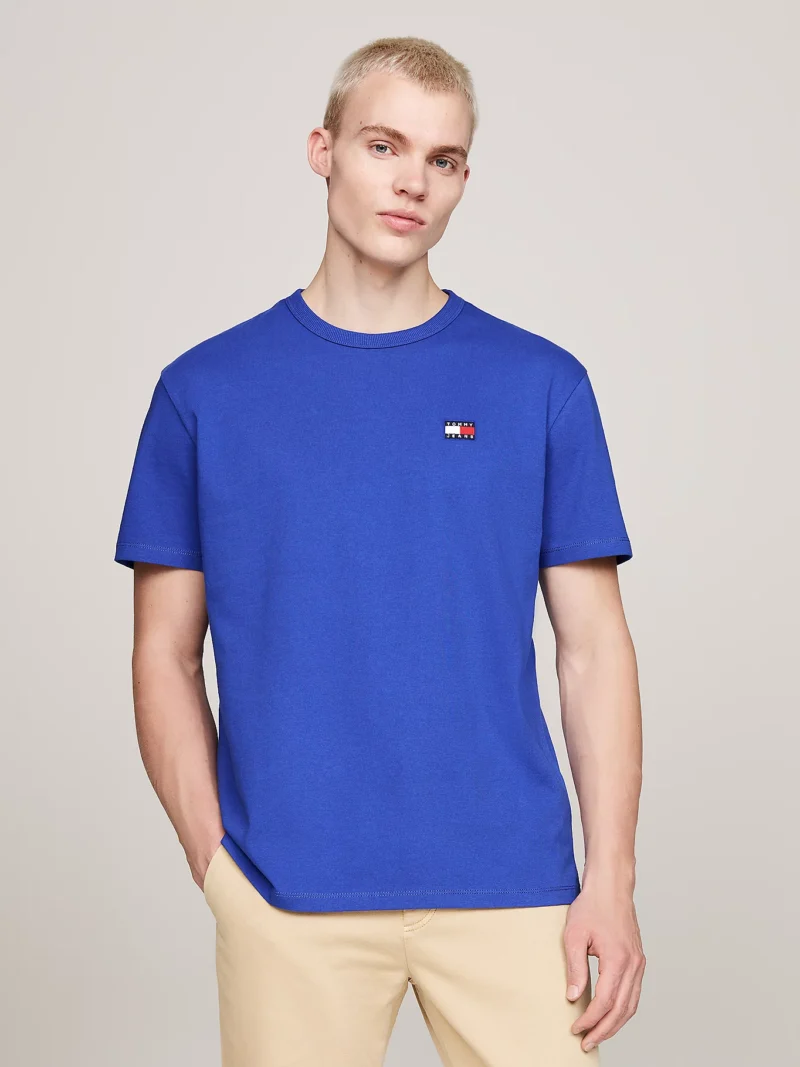 TOMMY HILFIGER - T-shirt con distintivo Tommy sul petto - Blu