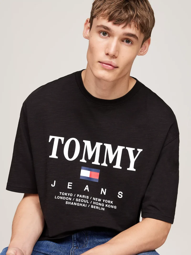 DM0DM20080_BDS_alternate2 TOMMY HILFIGER - T-shirt oversize con logo - Nero