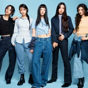 CALVIN KLEIN - High Rise Straight Jeans