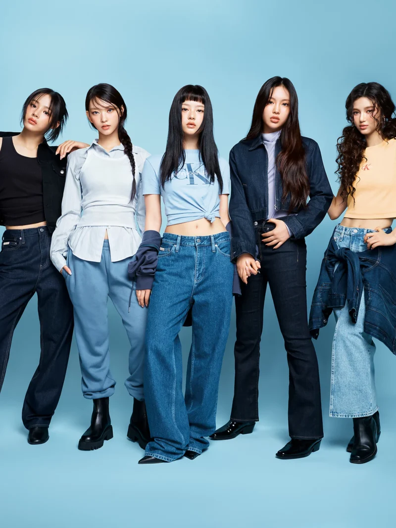CALVIN KLEIN - High Rise Straight Jeans