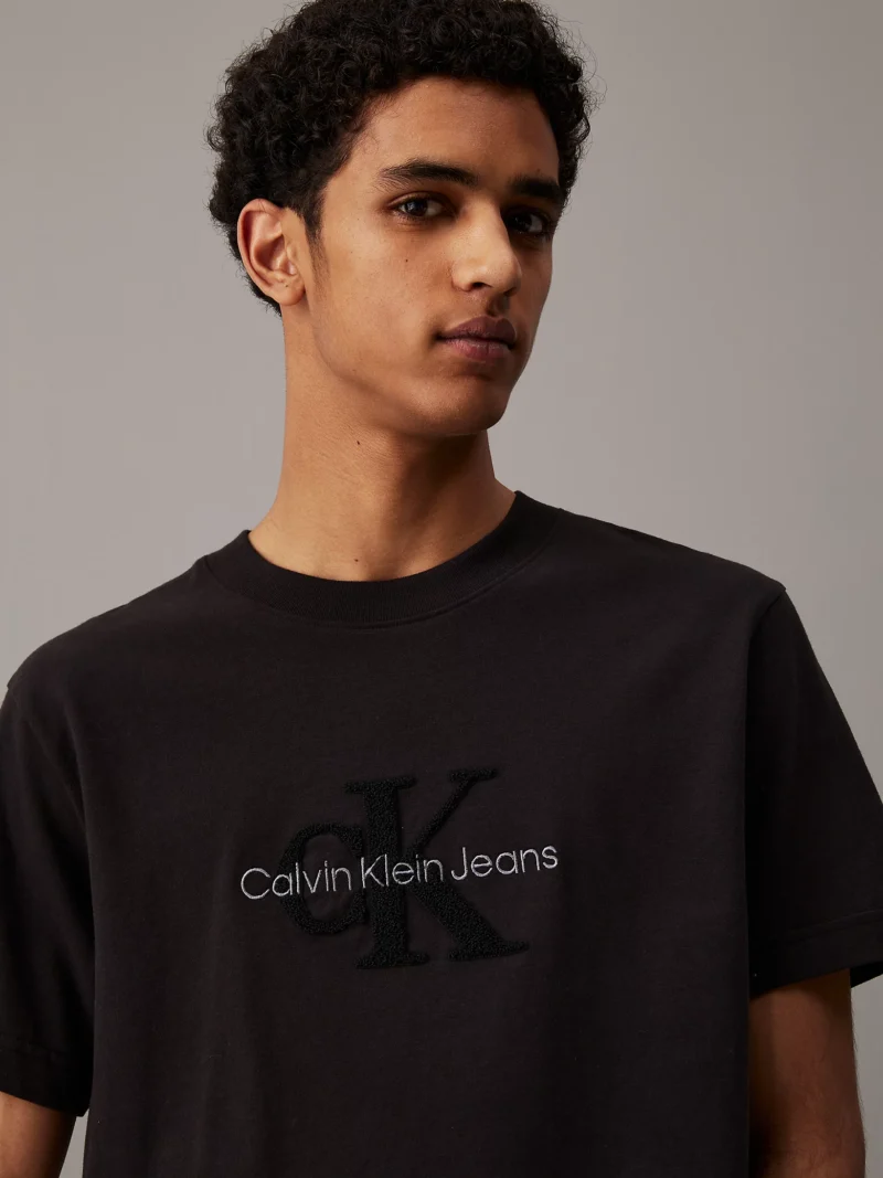 CALVIN KLEIN - T-shirt con monogramma logo in ciniglia - Nero