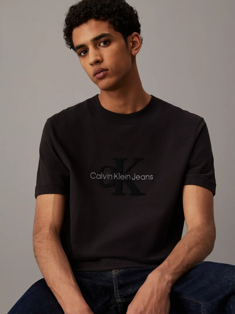 CALVIN KLEIN - T-shirt con monogramma logo in ciniglia - Nero