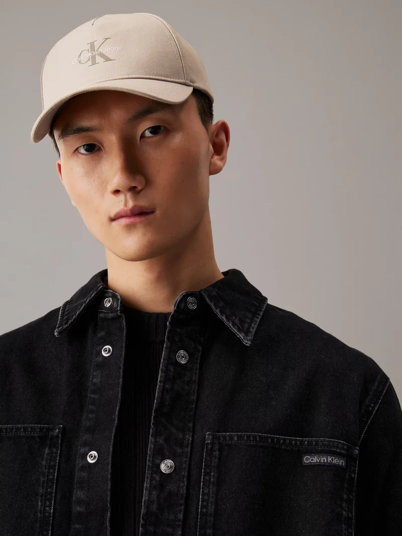 CALVIN KLEIN - Berretto in twill con calda felpa