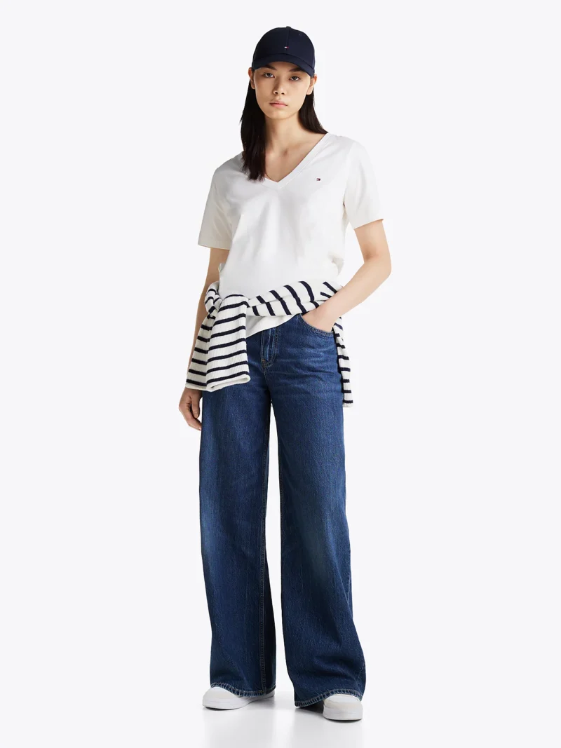 TOMMY HILFIGER - T-shirt con bandierina ricamata - Bianco